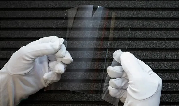 Custom Flexible Ultra-Thin Glass (UTG) Fabrication